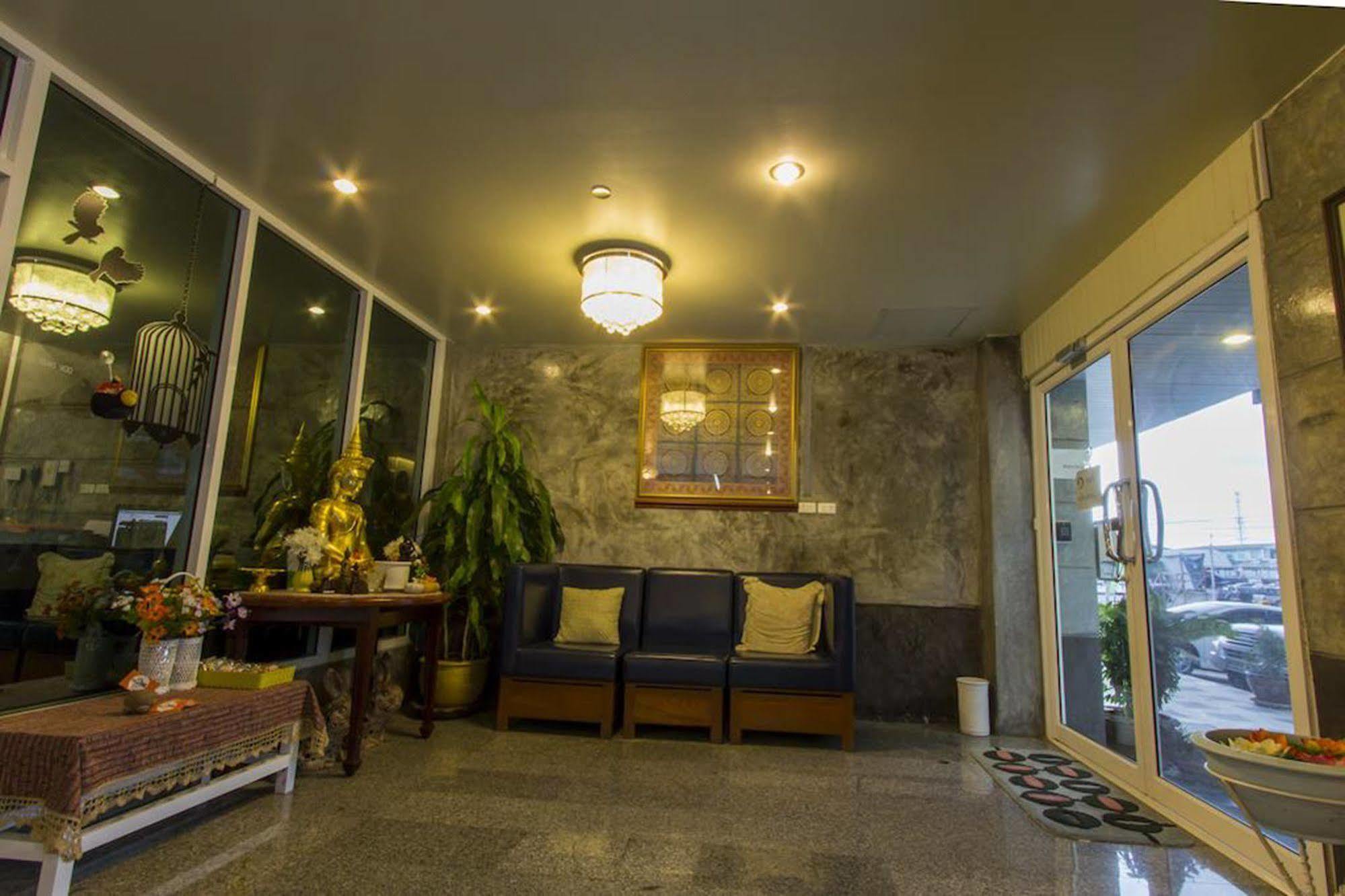 The One Phetchabun Aparthotel Bagian luar foto