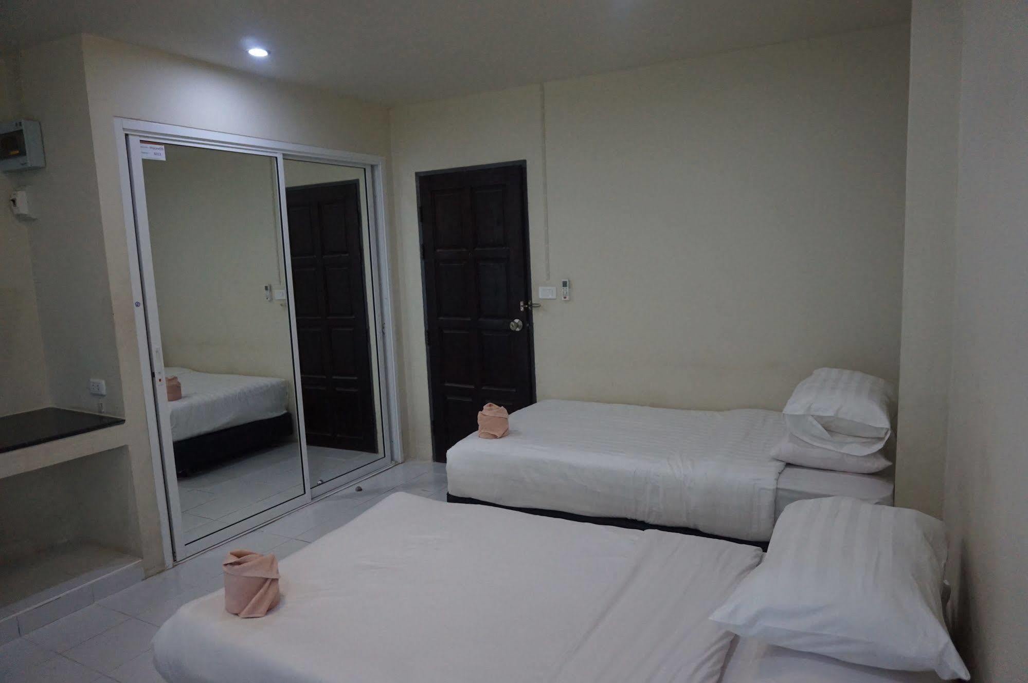 The One Phetchabun Aparthotel Bagian luar foto
