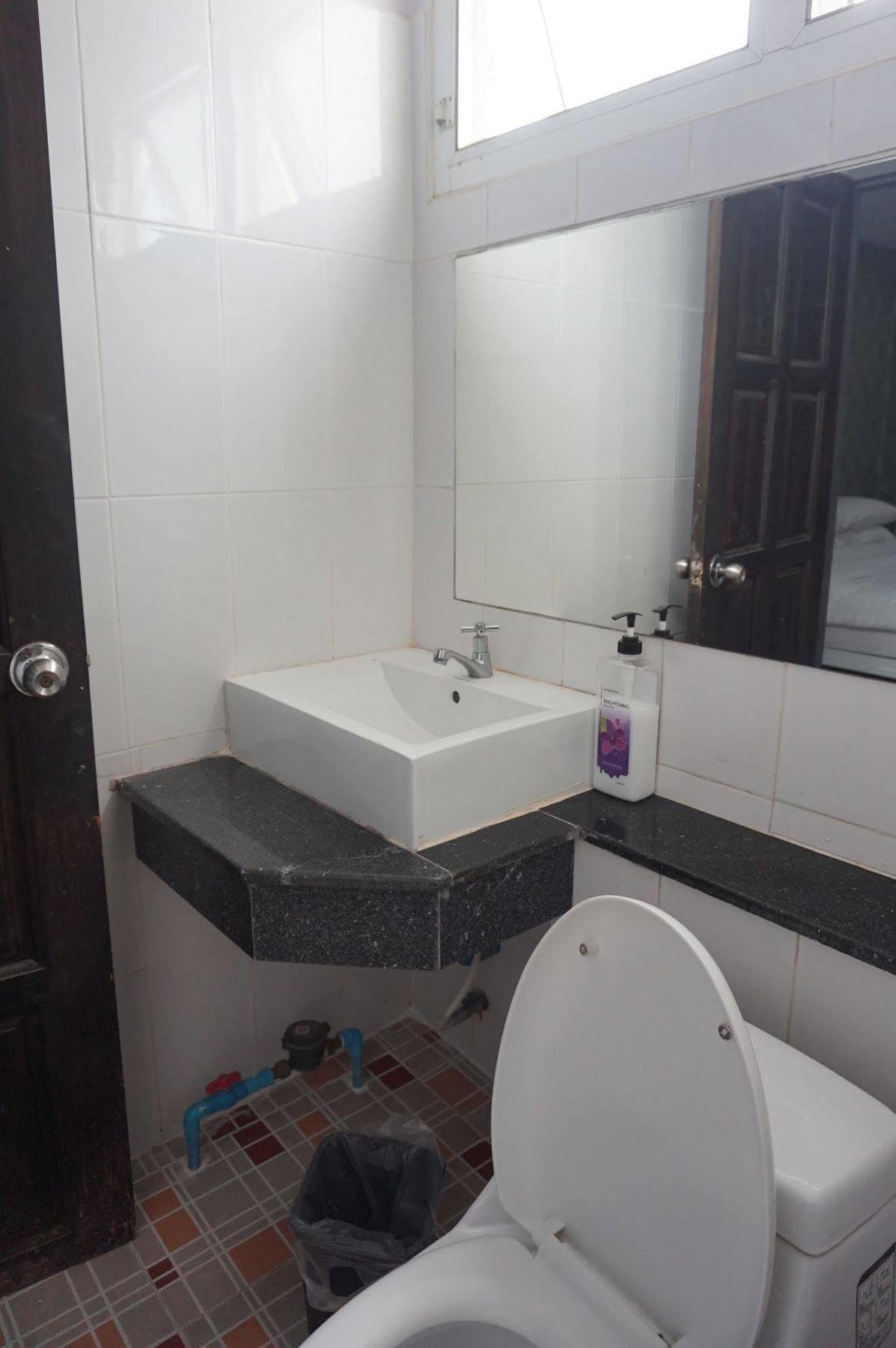 The One Phetchabun Aparthotel Bagian luar foto