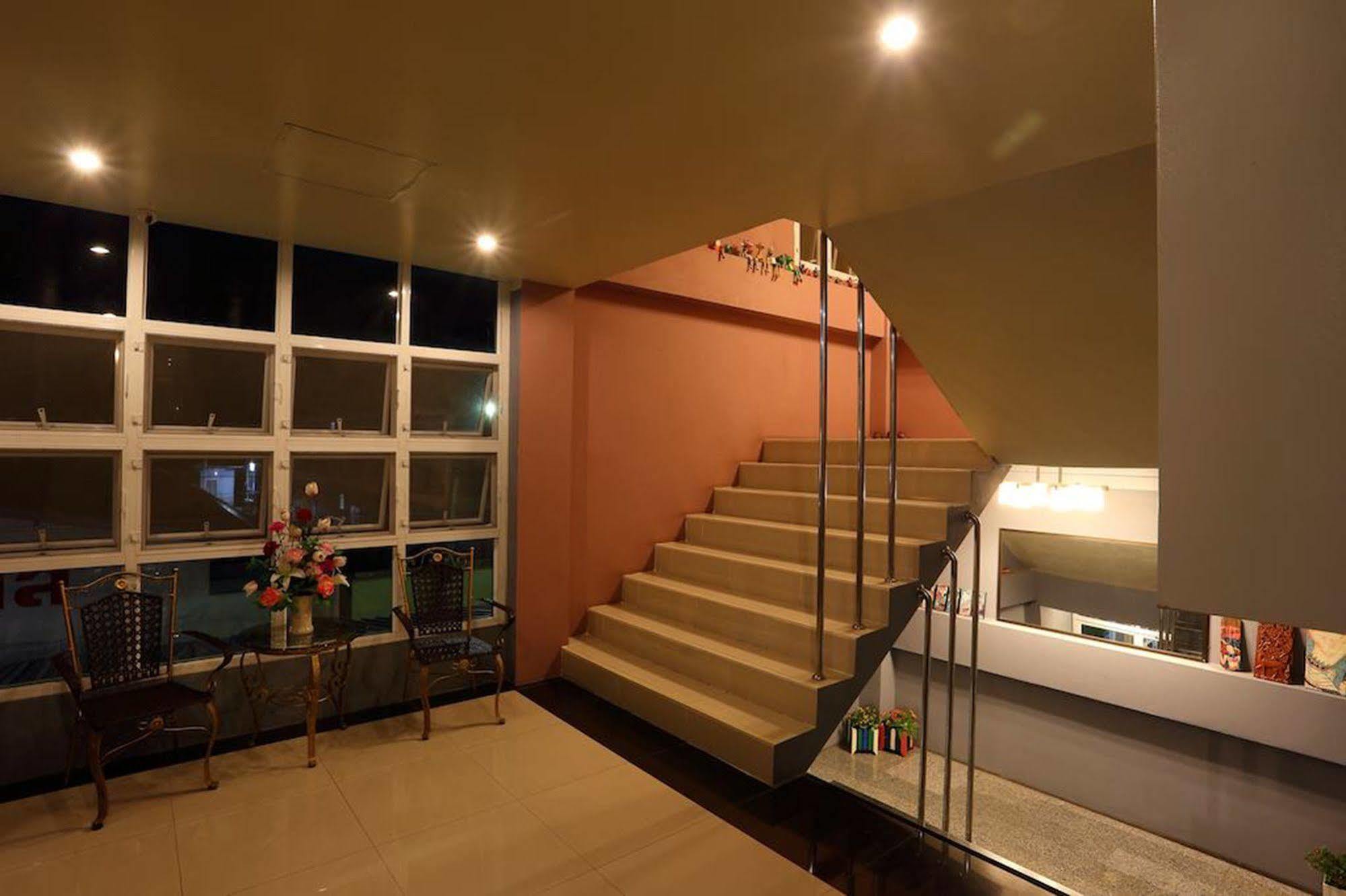 The One Phetchabun Aparthotel Bagian luar foto